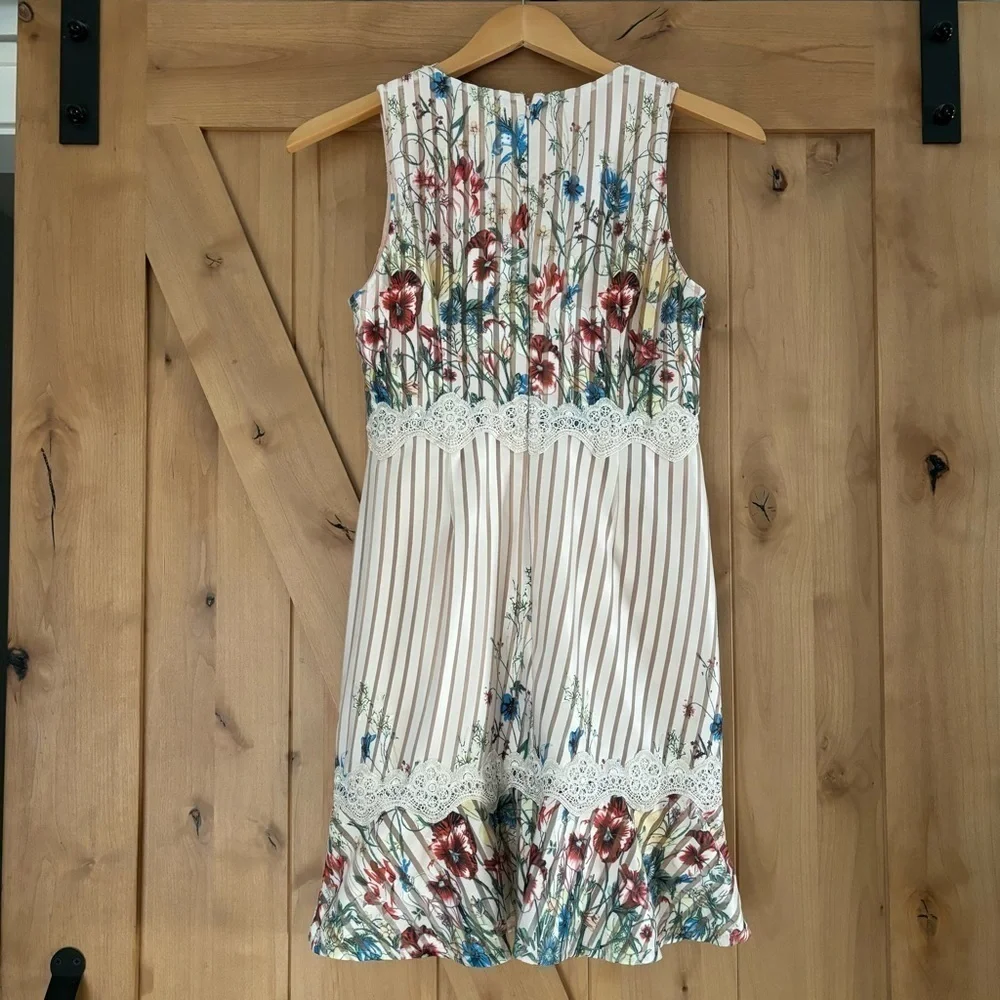 ANTHROPOLOGIE FOXIEDOX Floral Sleeveless Mini Dress Size Medium Cottagecore